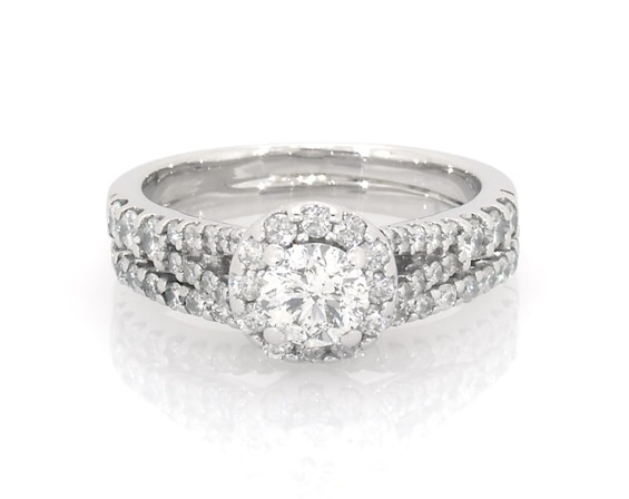 Previously Owned Round-Cut Diamond Halo Bridal Set 1-1/8 ct tw 14K White Gold Size 6.25