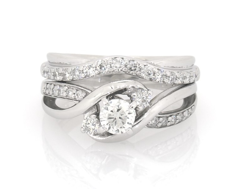 Main Image 1 of Previously Owned Round-Cut Three-Stone Diamond Bridal Set 5/8 ct tw 14K White Gold Size 5