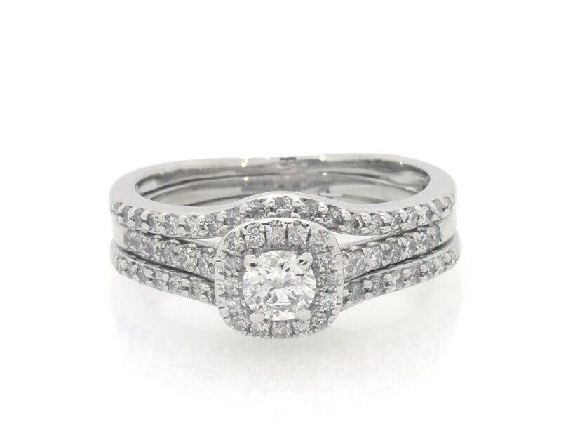 Main Image 1 of Previously Owned Round-Cut Diamond Halo Bridal Set 5/8 ct tw 10K White Gold Size 6.5