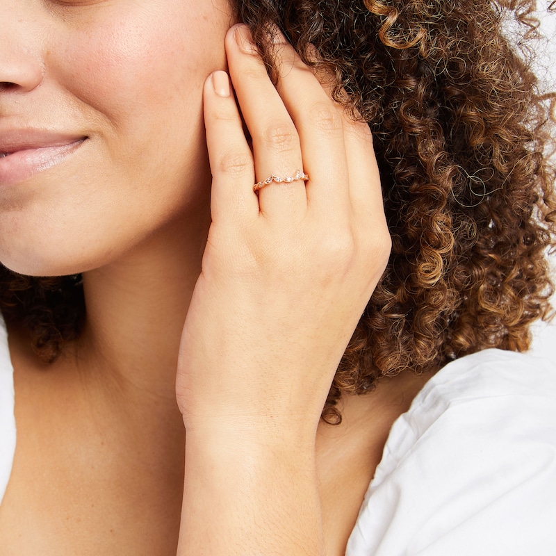 Main Image 4 of Previously Owned Neil Lane Diamond Wedding Band 1/8 ct tw Round-cut 14K Rose Gold