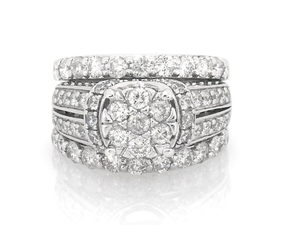 Previously Owned Round-Cut Multi-Diamond Flower Bridal Set 2-3/4 ct tw 14K White Gold Size 6
