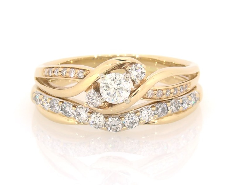 Main Image 1 of Previously Owned Round-Cut Diamond Bridal Set 7/8 ct tw 14K Yellow Gold Size 10.5