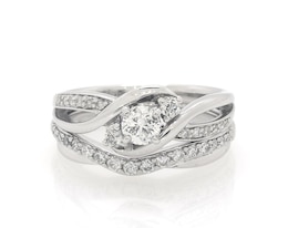 Previously Owned Round-Cut Diamond Three-Stone Bridal Set 5/8 ct tw 14K White Gold Size 6.75