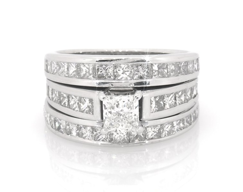 Main Image 1 of Previously Owned Princess-Cut Diamond Bridal Set 2-5/8 ct tw 14K White Gold Size 5.75