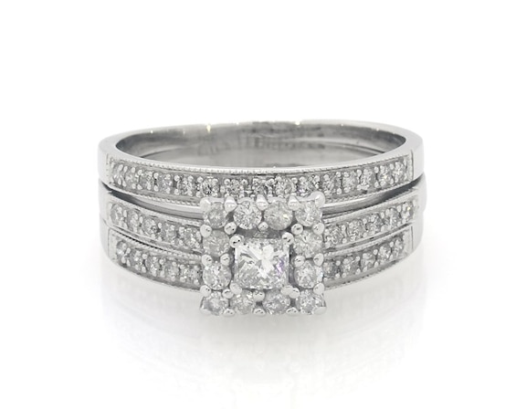 Previously Owned Princess-Cut Diamond Halo Bridal Set 7/8 ct tw 14K White Gold Size