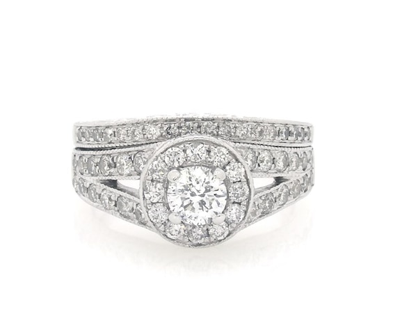 Previously Owned Round-Cut Diamond Halo Bridal Set 1 ct tw 14K White Gold Size 5.25
