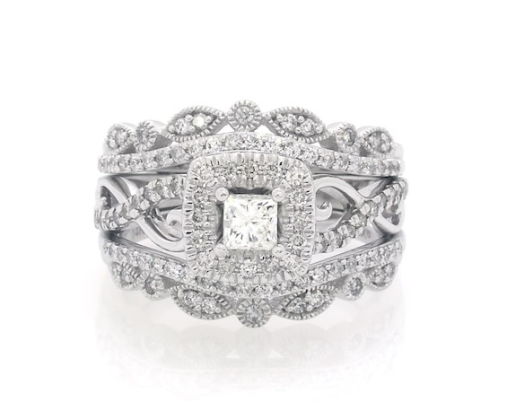 Previously Owned Princess-Cut Diamond Halo Bridal Set 3/4 ct tw 10K White Gold Size 5.5