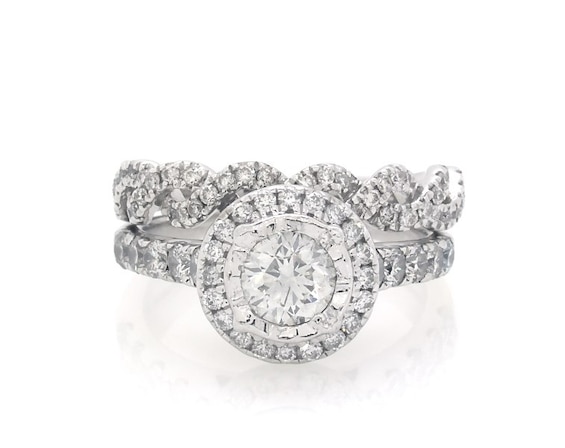 Previously Owned Round-Cut Diamond Halo Bridal Set 1-1/2 ct tw 14K White Gold 6.25