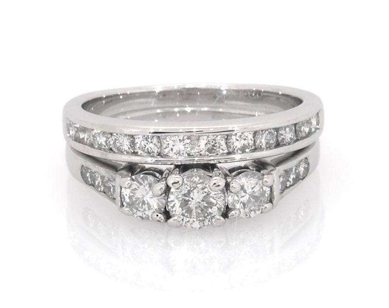 Main Image 1 of Previously Owned Round-Cut Three-Stone Diamond Bridal Set 1-3/8 ct tw 14K White Gold Size 7.25