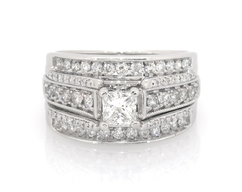 Main Image 1 of Previously Owned Princess-Cut Diamond Bridal Set 1-1/8 ct tw 14K White Gold Size 6.5