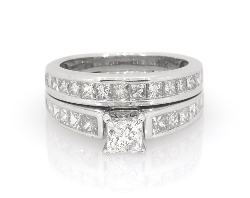 Main Image 1 of Previously Owned Princess-Cut Diamond Bridal Set 1-7/8 ct tw 14K White Gold Size 5.25