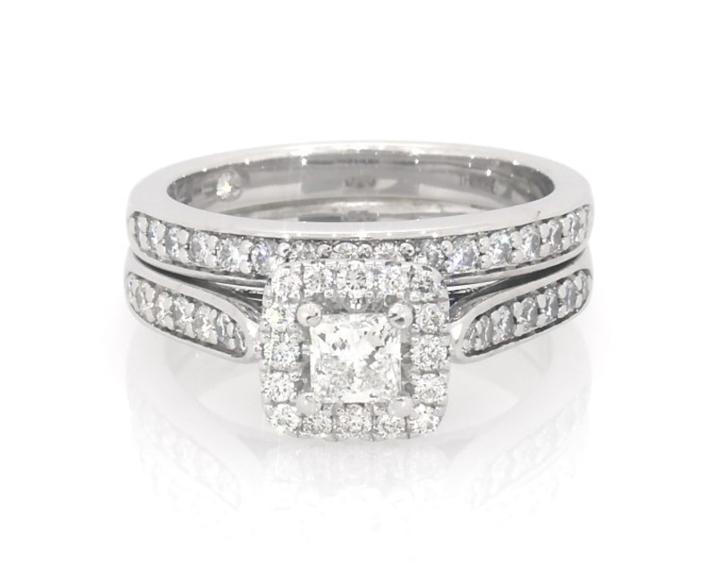 Main Image 1 of Previously Owned THE LEO Diamond Princess-Cut Halo Bridal Set 7/8 ct tw 14K White Gold Size 7