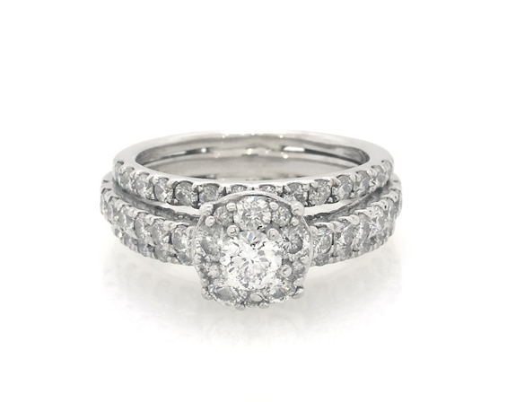 Previously Owned Round-Cut Diamond Halo Bridal Set 1-3/8 ct tw 14K White Gold Size 4