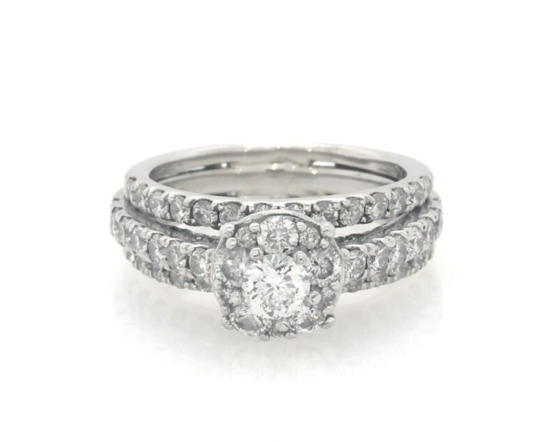 Main Image 1 of Previously Owned Round-Cut Diamond Halo Bridal Set 1-3/8 ct tw 14K White Gold Size 4