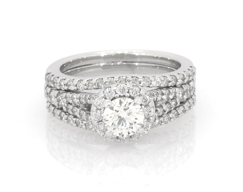 Main Image 1 of Previously Owned Round-Cut Diamond Halo Bridal Set 1-1/3 ct tw 14K White Gold Size 5.25