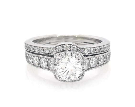 Previously Owned Neil Lane Round-Cut Diamond Halo Bridal Set 1-7/8 ct tw 14K White Gold Size 4.5