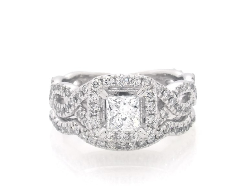 Main Image 1 of Previously Owned Neil Lane Princess-Cut Diamond Halo Bridal Set 1-1/8 ct tw 14K White Gold Size 3.5