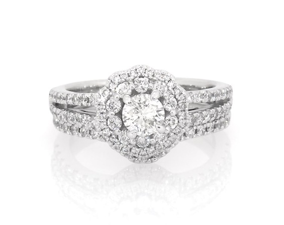 Previously Owned Round-Cut Diamond Scalloped Halo Bridal Set 7/8 ct tw 14K White Gold Size 4