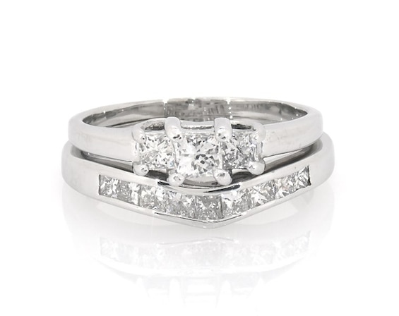 Previously Owned Princess-Cut Diamond Three-Stone Bridal Set 7/8 ct tw 14K White Gold & Platinum Size 6.25