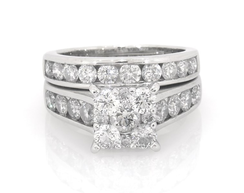 Main Image 1 of Previously Owned Multi-Diamond Square Center Bridal Set 2-3/4 ct tw 14K White Gold Size 7.75