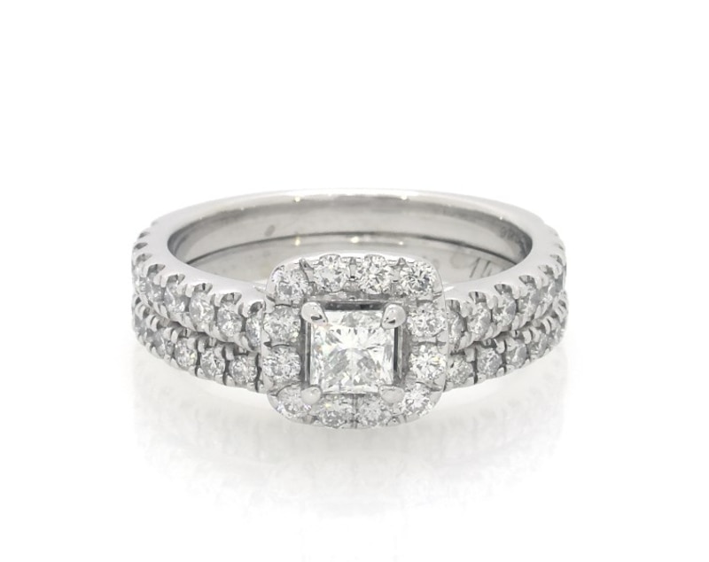 Main Image 1 of Previously Owned Neil Lane Princess-Cut Diamond Halo Bridal Set 1 ct tw 14K White Gold Size 5.25