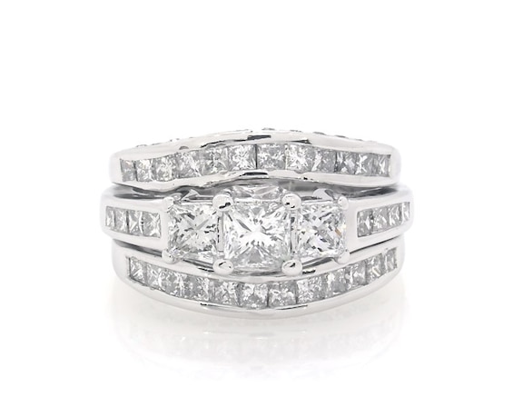 Previously Owned Princess-Cut Diamond Three-Stone Bridal Set 1-5/8 ct tw 14K White Gold Size 4.25