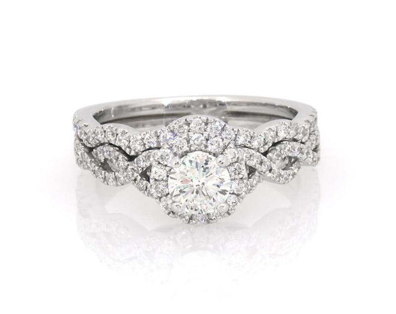 Previously Owned THE LEO First Light Diamond Round-Cut Bridal Set