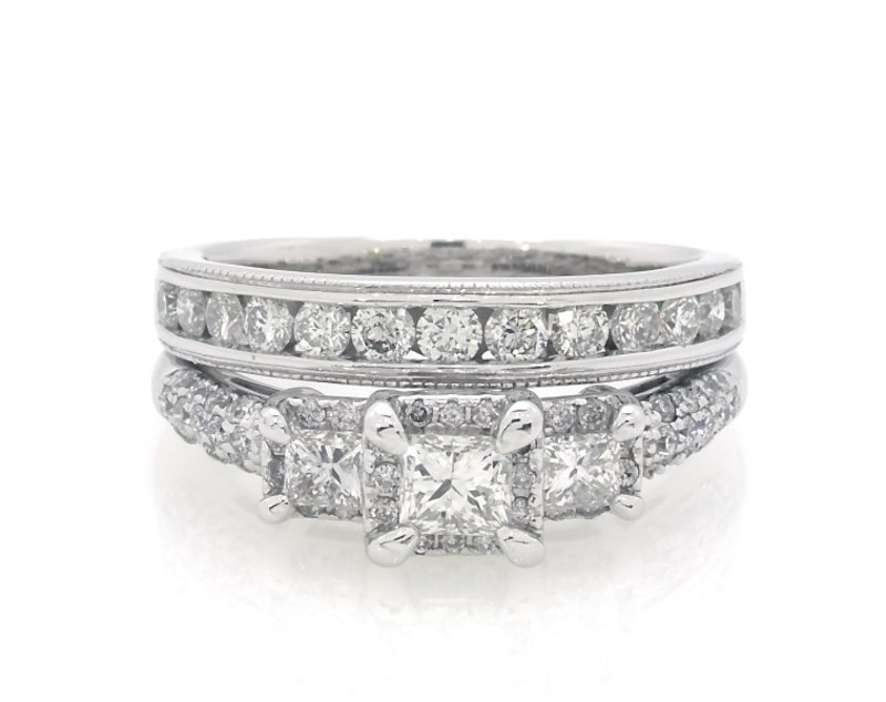 Main Image 1 of Previously Owned Princess-Cut Diamond Three-Stone Halo Bridal Set 1-1/2 ct tw 14K White Gold Size 8.25