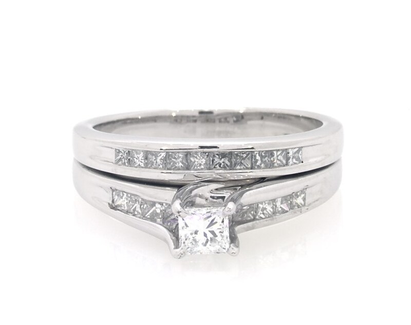 Main Image 1 of Previously Owned Princess-Cut Diamond Bridal Set 7/8 ct tw 14K White Gold Size 9.25