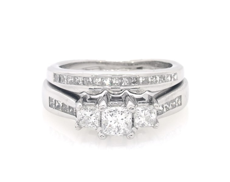 Main Image 1 of Previously Owned Princess-Cut Diamond Three-Stone Bridal Set 1 ct tw 14K White Gold Size 4.5