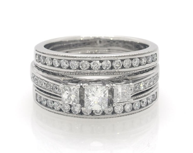 Main Image 1 of Previously Owned Princess-Cut Diamond Three-Stone Bridal Set 1-1/4 ct tw 14K White Gold Size 7