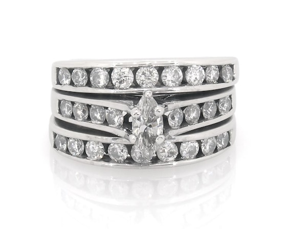 Previously Owned Marquise-Cut Diamond Bridal Set 1-1/3 ct tw 14K White Gold Size 4.75