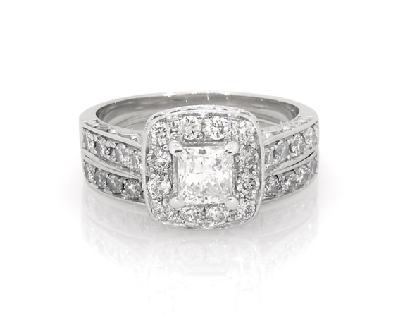Previously Owned Princess-Cut Diamond Halo Bridal Set 1-1/8 ct tw 14K White Gold Size 5.75
