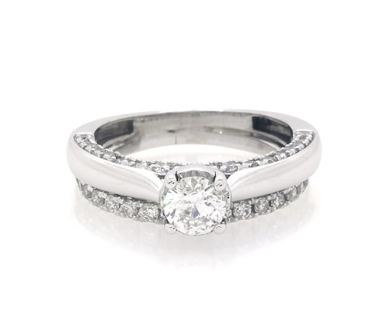Previously Owned Round-Cut Diamond Bridal Set 7/8 ct tw 10K White Gold Size