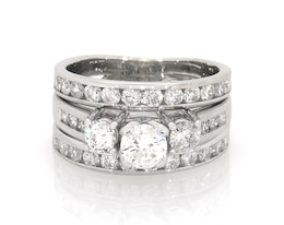 Previously Owned Round-Cut Diamond Three-Stone Bridal Set 1-7/8 ct tw 10K and 14K White Gold Size 6.75