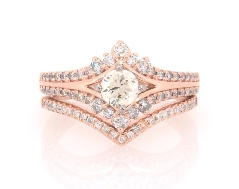 Main Image 1 of Previously Owned Round-Cut Diamond Chevron Bridal Set 1 ct tw 14K Two-Tone Gold Size 6.75