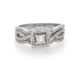 Previously Owned Princess-Cut Diamond Halo Bridal Set 5/8 ct tw 14K White Gold Size 5.75