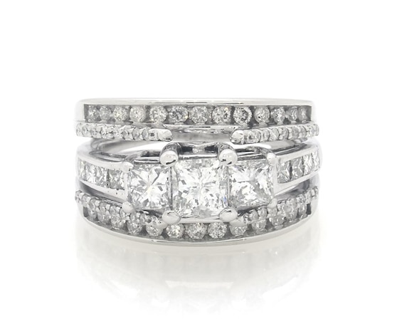 Previously Owned Princess-Cut Diamond Three-Stone Bridal Set 1-7/8 ct tw 14K White Gold Size 7.5