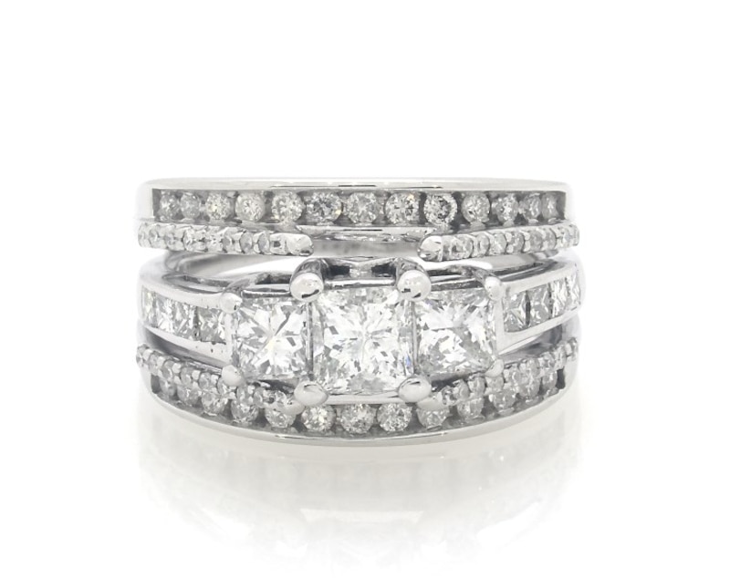 Main Image 1 of Previously Owned Princess-Cut Diamond Three-Stone Bridal Set 1-7/8 ct tw 14K White Gold Size 7.5