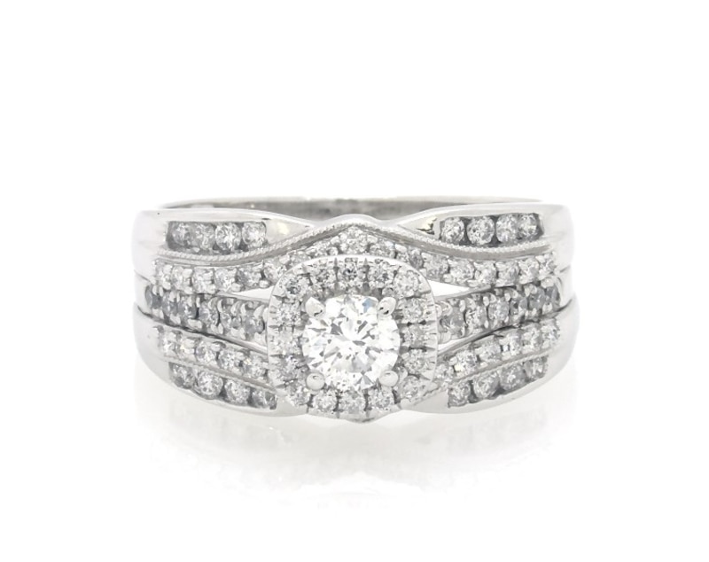 Main Image 1 of Previously Owned Round-Cut Diamond Halo Bridal Set 3/4 ct tw 10K White Gold Size 5.75