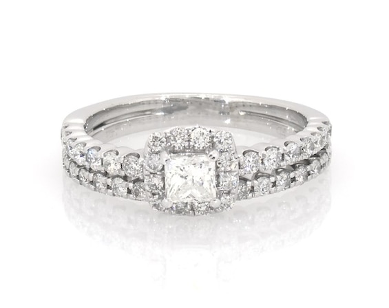Previously Owned Princess-Cut Diamond Halo Bridal Set 7/8 ct tw 14K White Gold Size 6.5