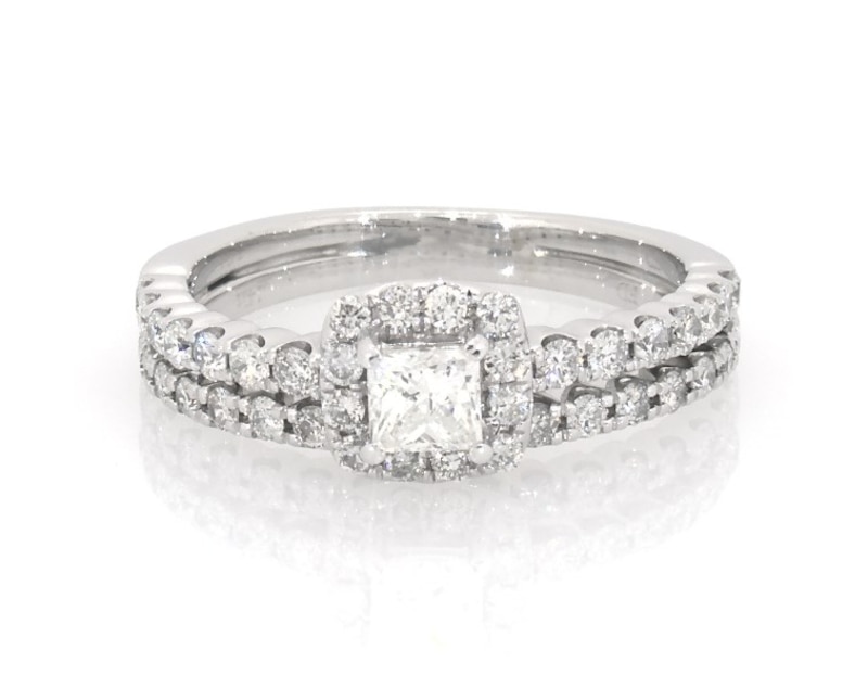 Main Image 1 of Previously Owned Princess-Cut Diamond Halo Bridal Set 7/8 ct tw 14K White Gold Size 6.5