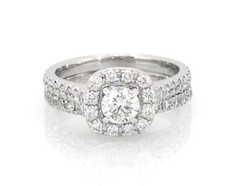 Previously Owned Neil Lane Round-Cut Diamond Halo Bridal Set 1-5/8 ct tw 14K White Gold Size 6.75