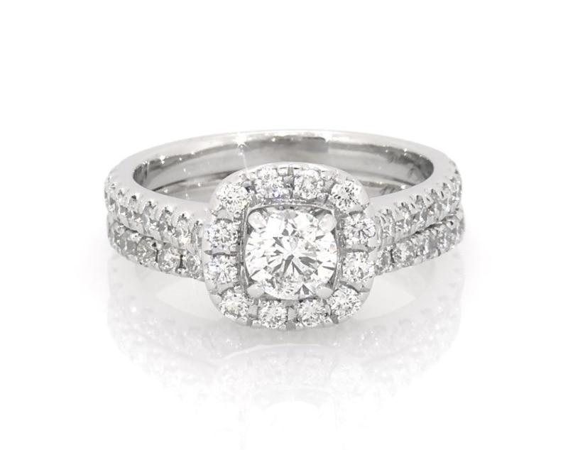 Main Image 1 of Previously Owned Neil Lane Round-Cut Diamond Halo Bridal Set 1-5/8 ct tw 14K White Gold Size 6.75