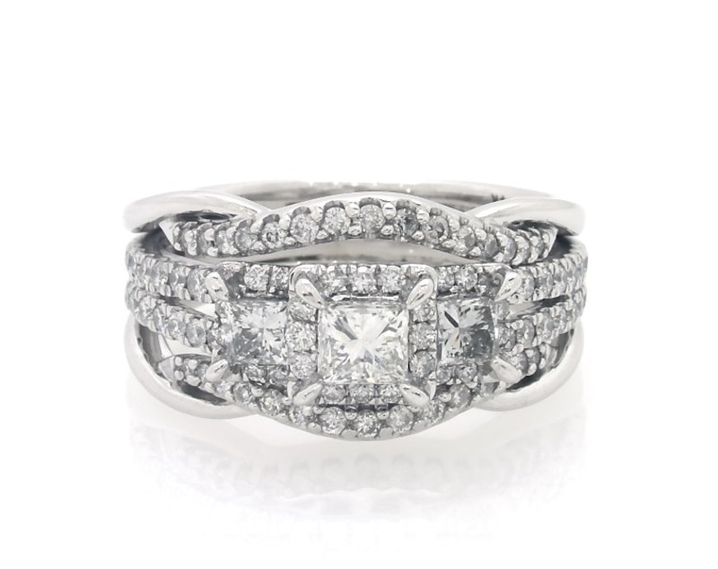 Main Image 1 of Previously Owned Princess-Cut Diamond Three-Stone Bridal Set 1-1/8 ct tw 14K White Gold Size 6.75