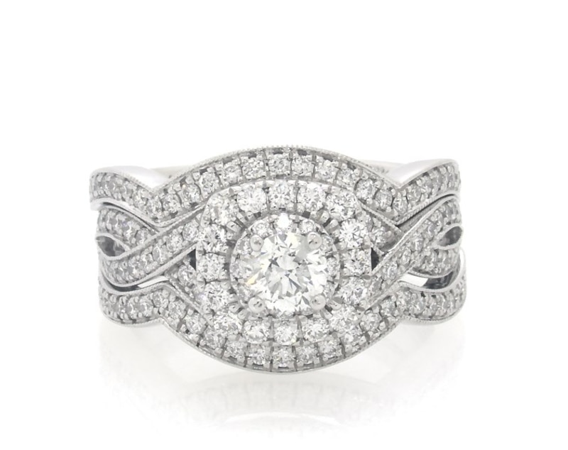 Main Image 1 of Previously Owned Neil Lane Round-Cut Diamond Halo Bridal Set 7/8 ct tw 14K White Gold Size 4.5