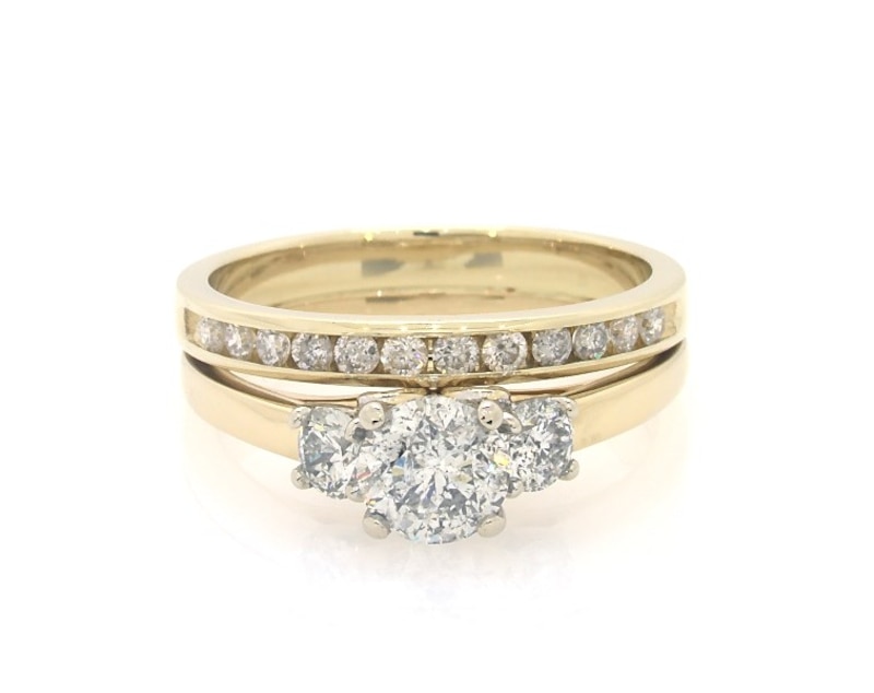 Main Image 1 of Previously Owned Round-Cut Diamond Three-Stone Bridal Set 1-1/5 ct tw 10K Yellow Gold & 14K Two-Tone Gold Size 7