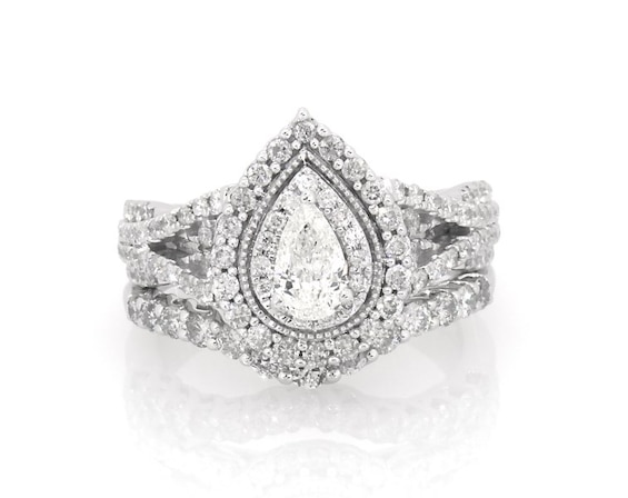 Previously Owned Pear-Shaped Diamond Double Halo Bridal Set 1-1/3 ct tw 14K White Gold Size 6.25