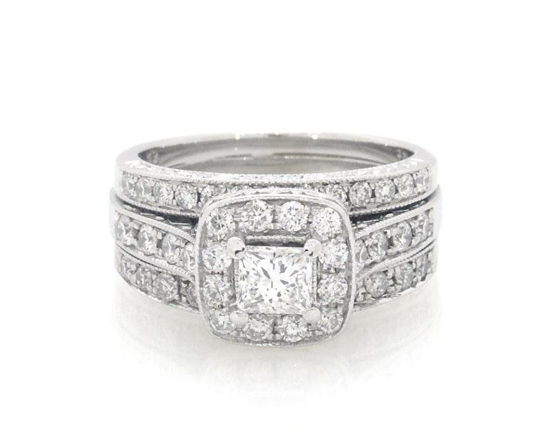 Main Image 1 of Previously Owned Princess-Cut Diamond Halo Bridal Set 1-3/8 ct tw 14K White Gold Size 6.5