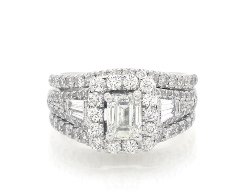 Main Image 1 of Previously Owned Neil Lane Emerald-Cut Diamond Halo Bridal Set 2-1/2 ct tw 14K White Gold Size 7